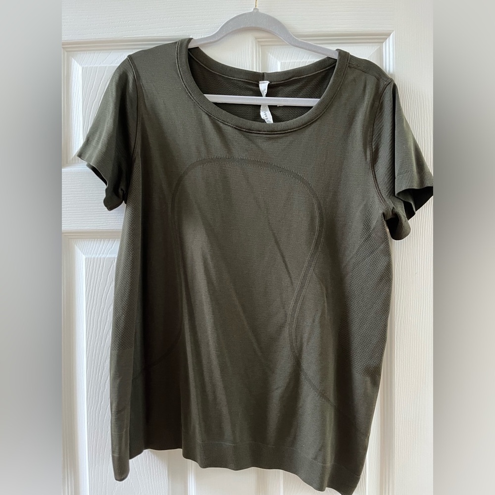 Lululemon Swiftly Tech Short-Sleeve Relaxed Fit Textured Knit Size 12